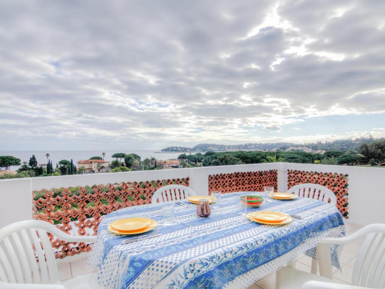 Apartment Riva Bella-3 By Interhome Cavalaire-sur-Mer Exterior photo